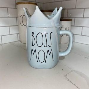 BNWT RAE DUNN BOSS MOM MUG WITH CROWN TOPPER